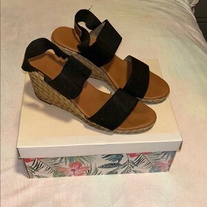 Tommy Bahama Black and Tan Wedge Sandals